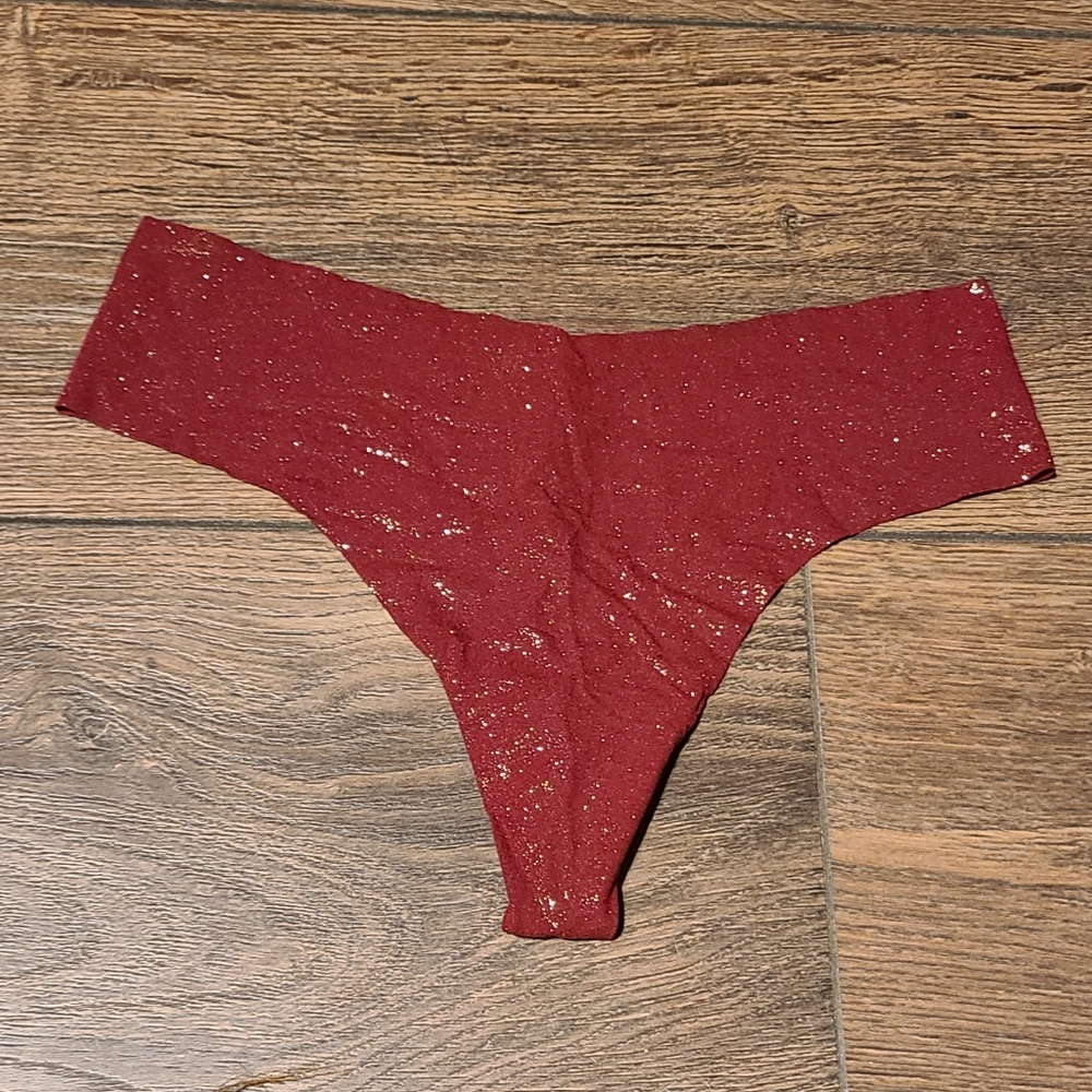 VS Seamless Thong